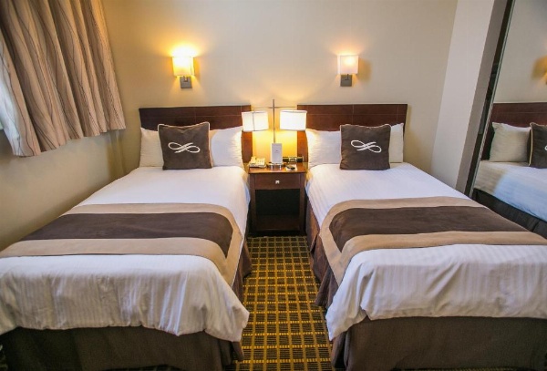 Pointe Plaza Hotel image 12