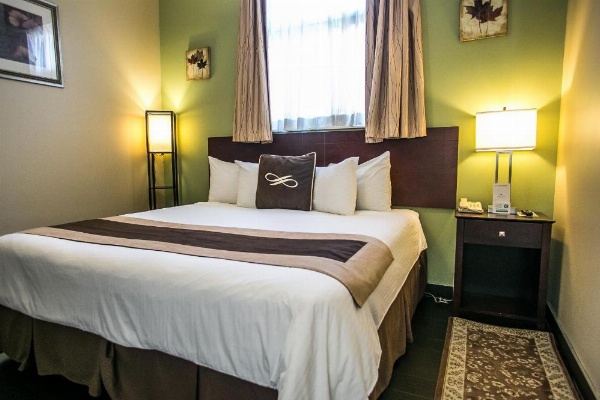 Pointe Plaza Hotel image 27