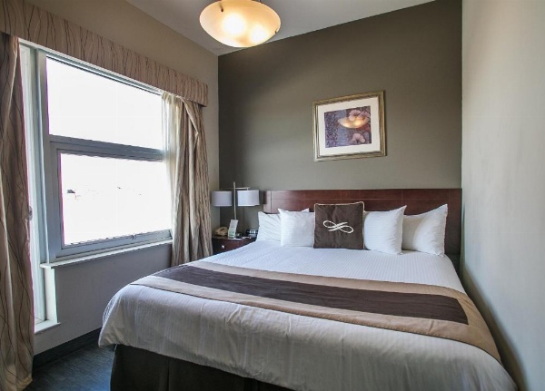 Pointe Plaza Hotel image 28