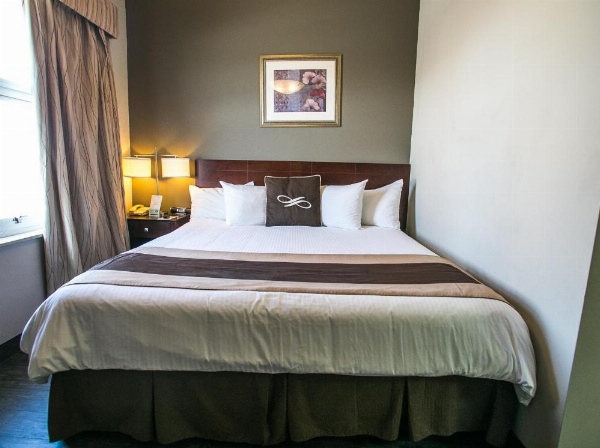 Pointe Plaza Hotel image 29